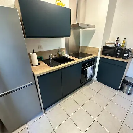 Apartment Charmant Terrasse, Calme Et Confort Avignon